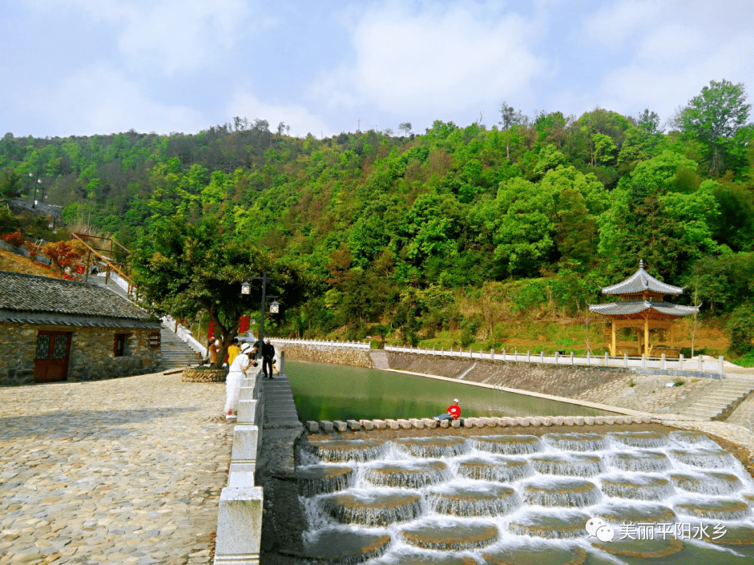 岭根村图片