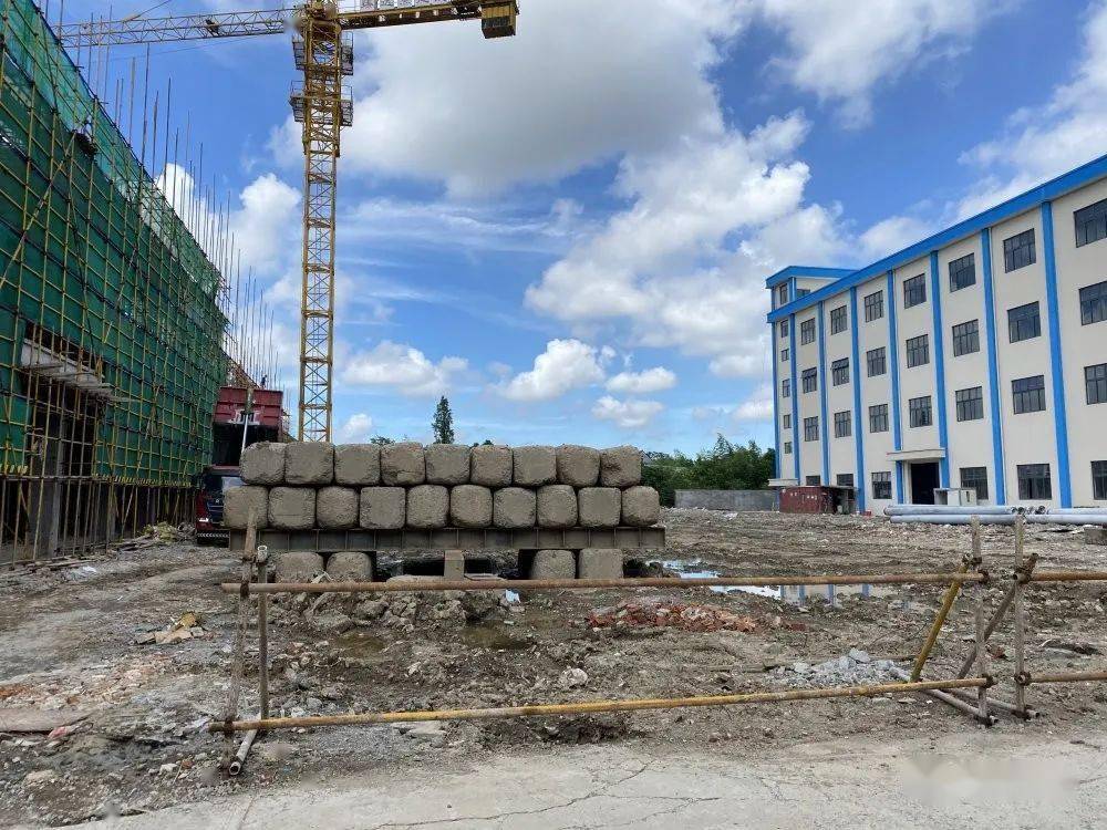 践行"三改一拆" 助推美丽城镇焕发新颜