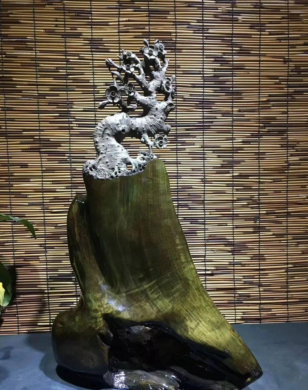 在众多金丝楠木的产地当中四川产的金丝楠木质地最为上乘在古代就