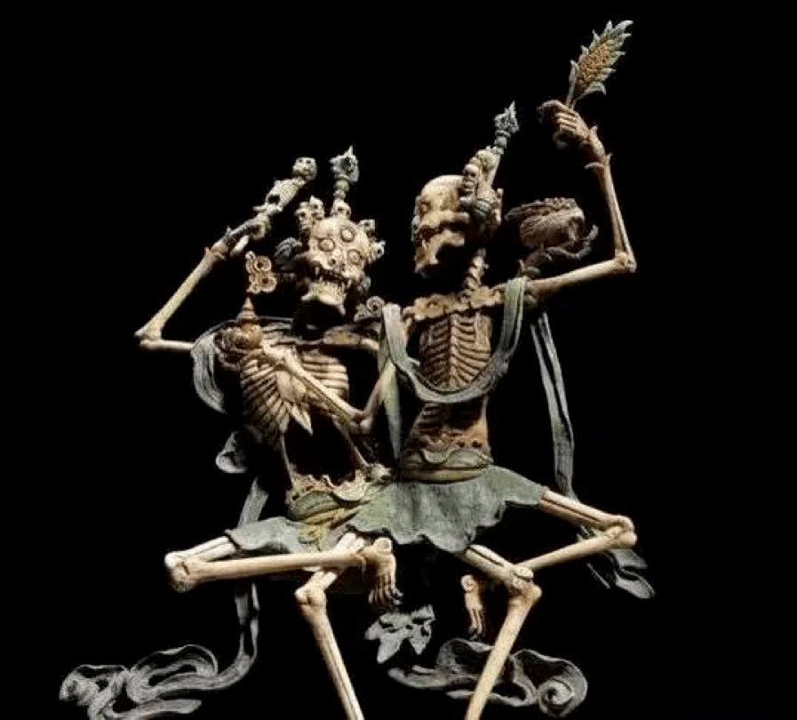 大家都知道藏传佛教流行天葬,而尸陀林正是西藏天葬场的守护神,有超度