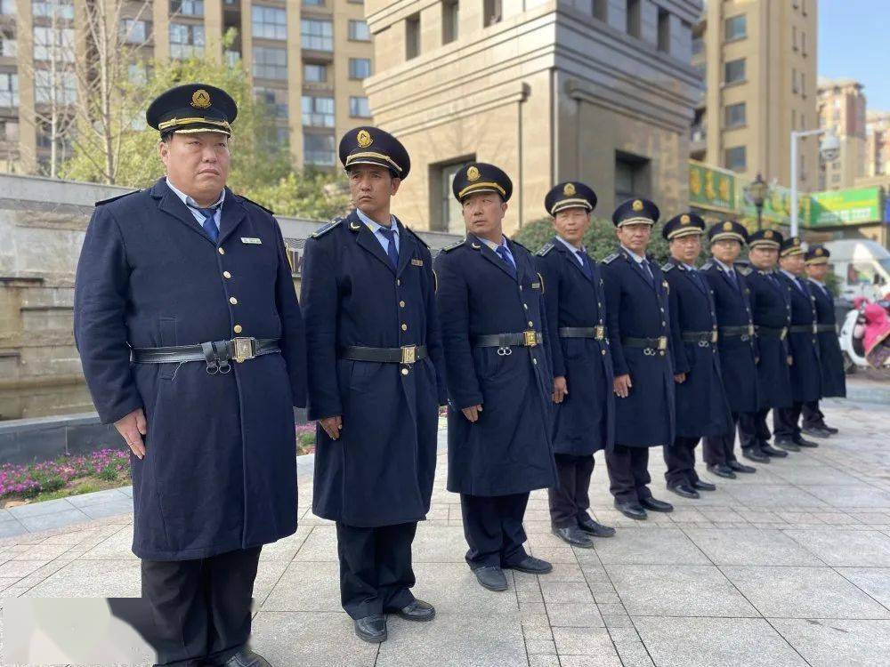 "礼兵篇工服,手套伴随春秋冬夏为了小区设施设