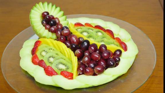 水果拼盘如何做甜点雕刻和葡萄水果拼盘为你揭秘艺术的美