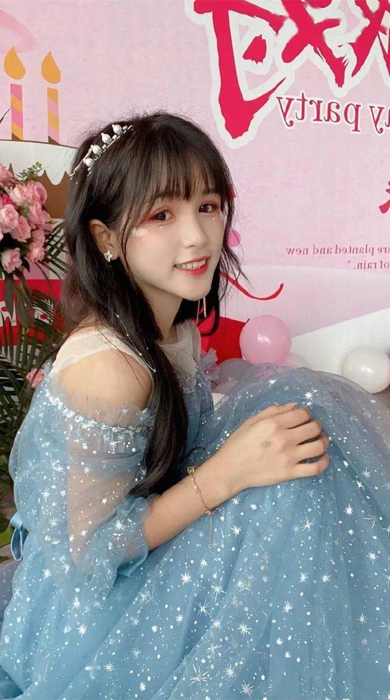 手机壁纸网红萌小叶