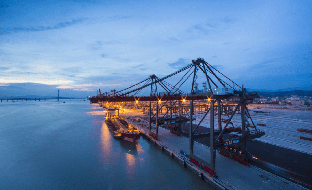 厦门远海自动化码头该工程对于青岛港加快绿色,智慧港口建设,成为世界