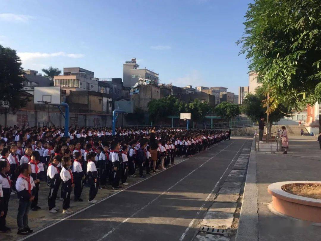 葵潭镇校:升旗仪式上的讲话