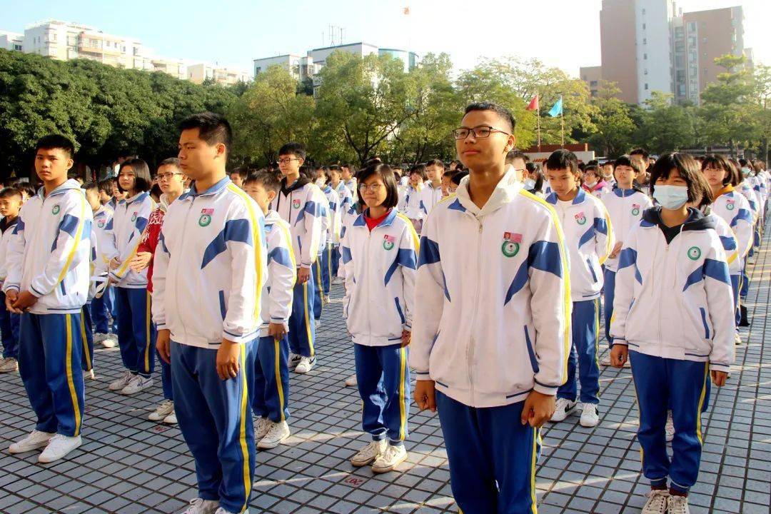 【崇德尚学 和雅金中】金沙中学举行新一届学生会干部国旗下宣誓就职