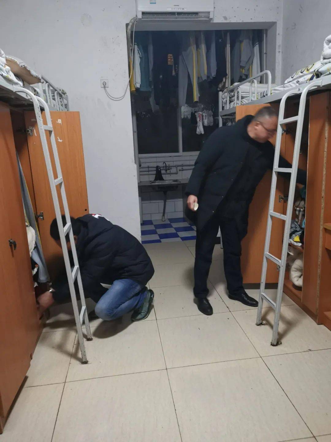 违禁物品彻查泸二外进行第二次寝室违禁物品检查