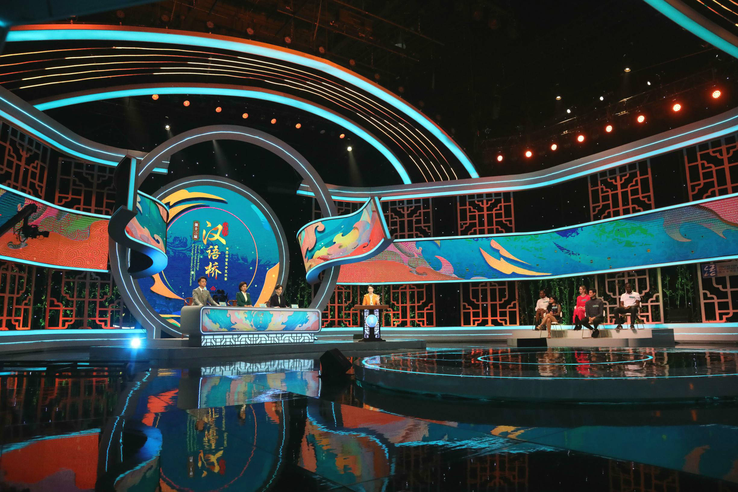 央视频,央视娱乐传媒承办的第十三届"汉语桥"世界中学生中文比赛,也将