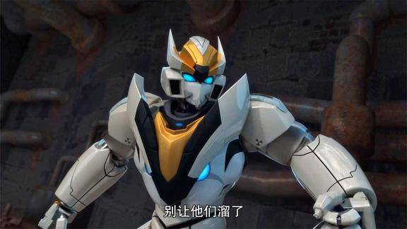 猪猪侠钢齿虎争抢追击却都卡在洞口真是呆呆的好可爱