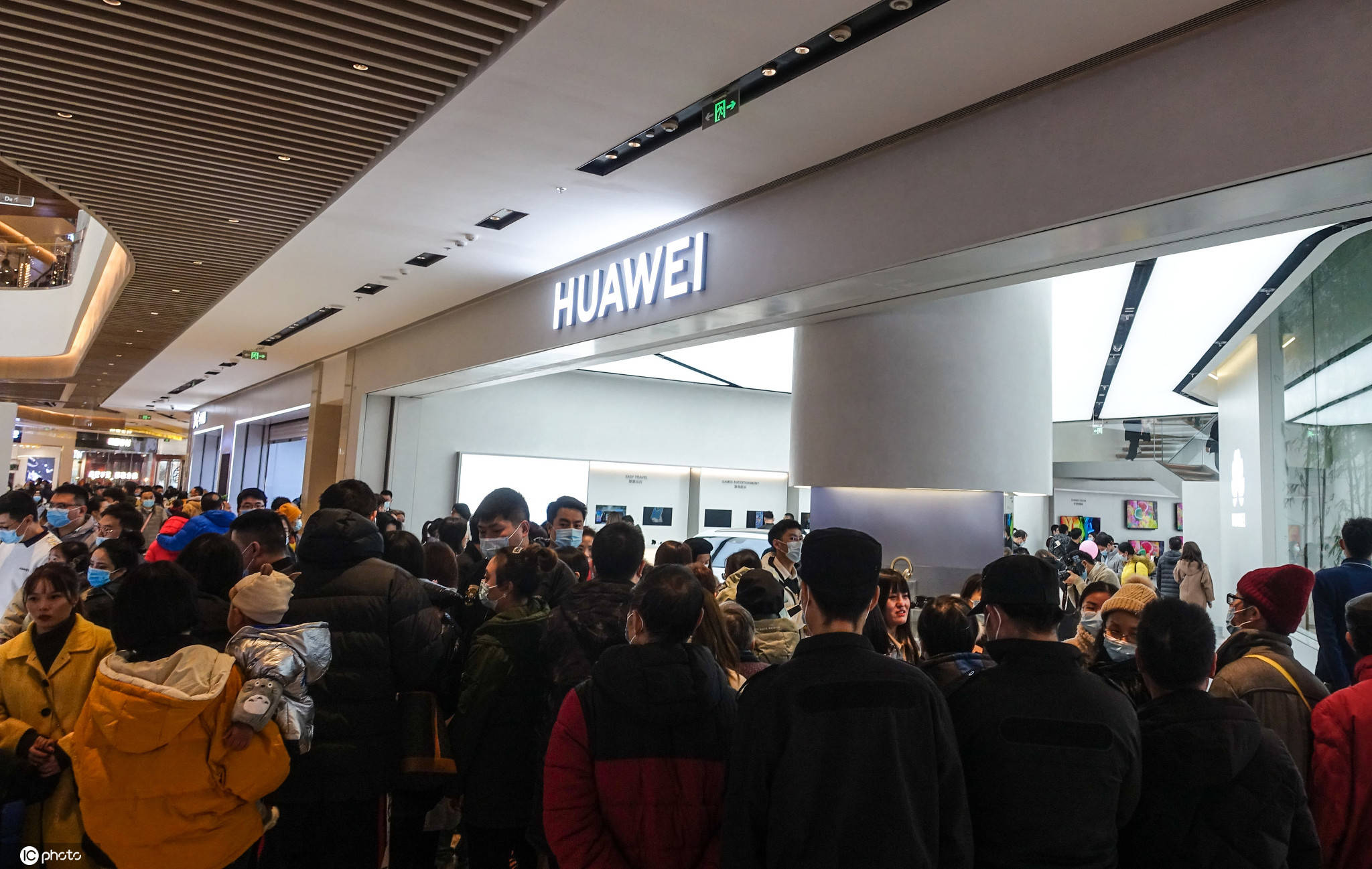 华为成都旗舰店全新开业观感体感超一流