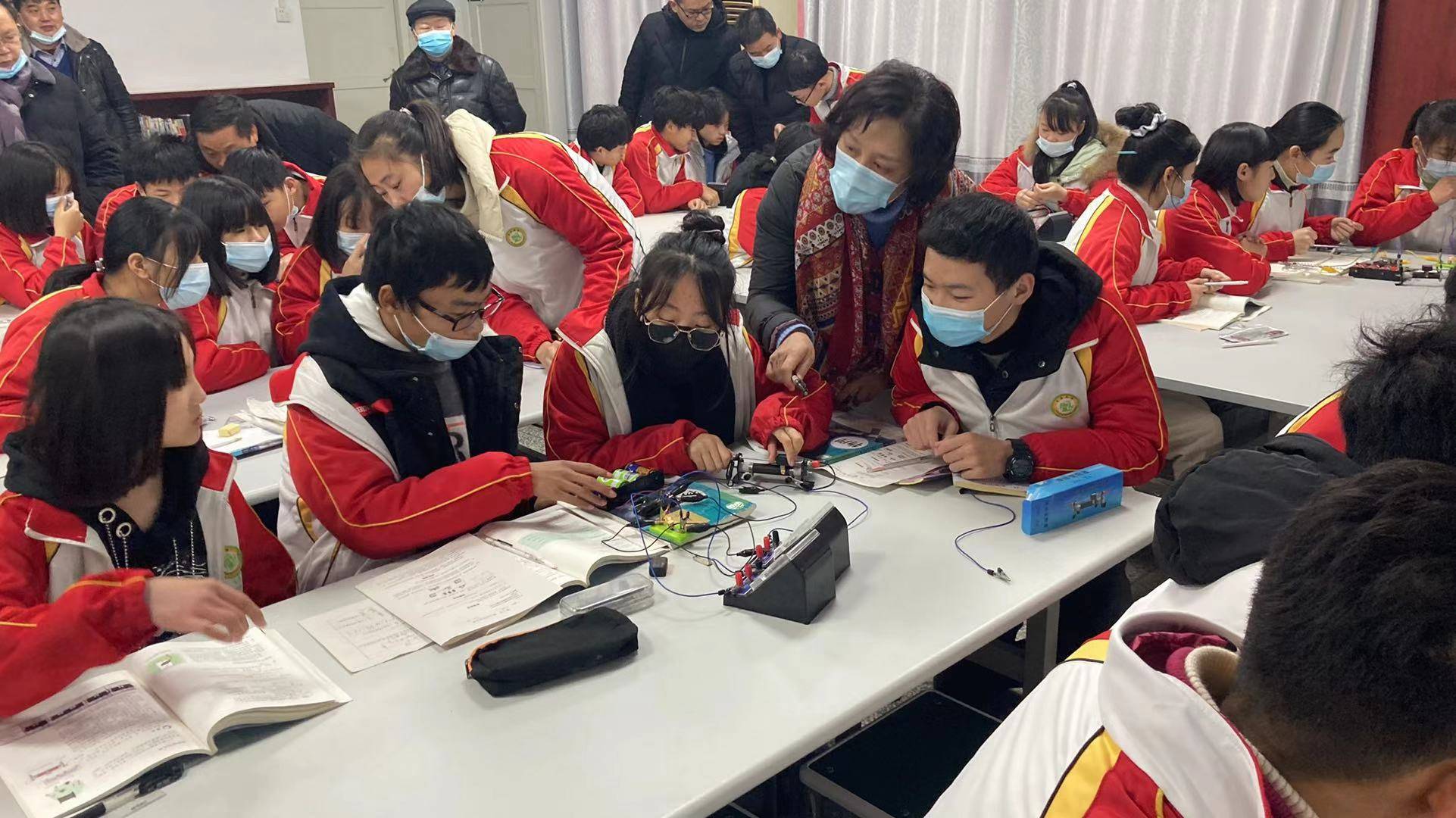 汉川市教育局督导组到分水中学开展教学常规督导