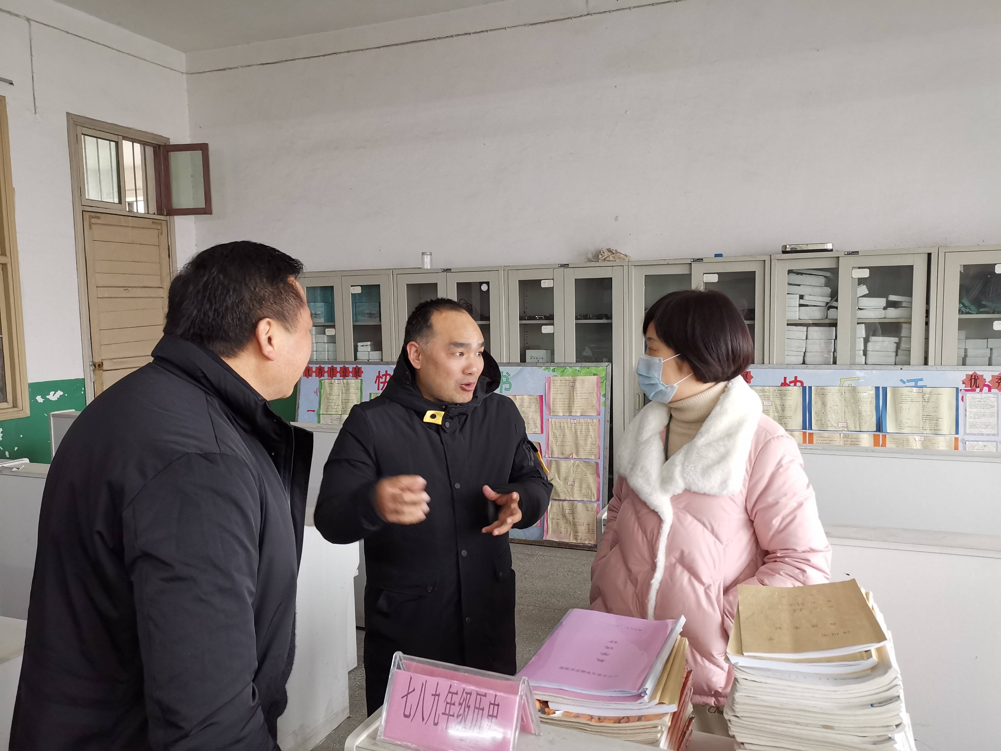 汉川市教育局督导组到分水中学开展教学常规督导