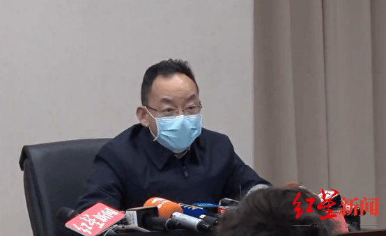 直播截图成都市郫都区人民政府区长刘印勇:郫都区疾控人员继续开展