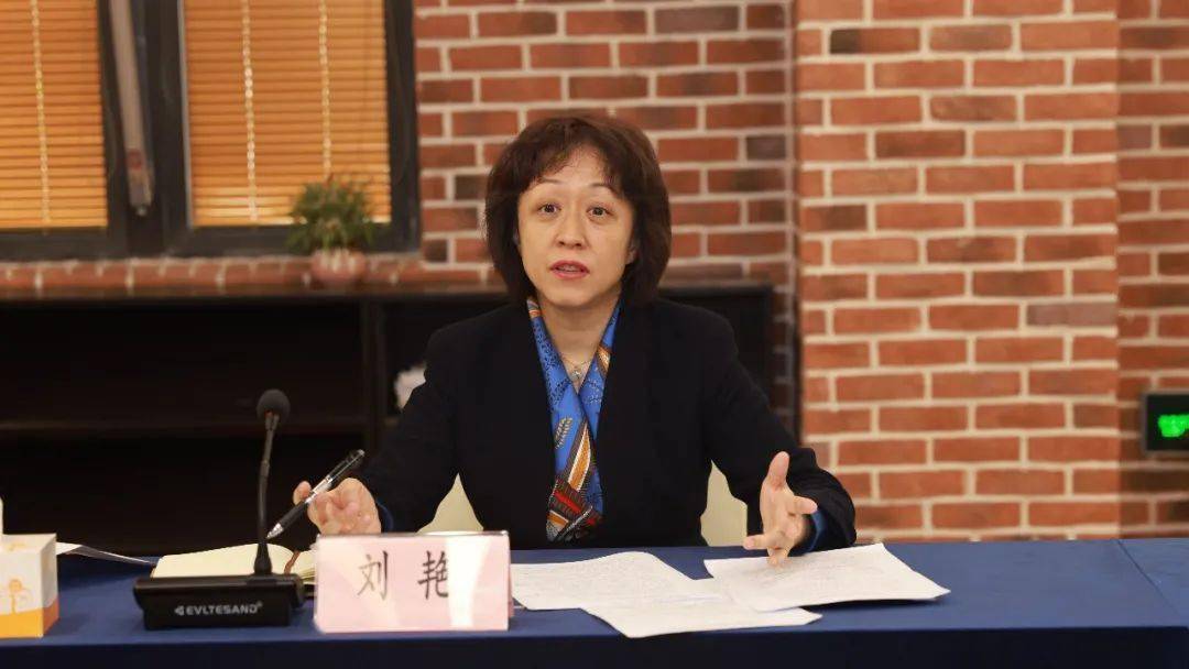 刘艳副区长走访学校调研义务教育优质均衡发展