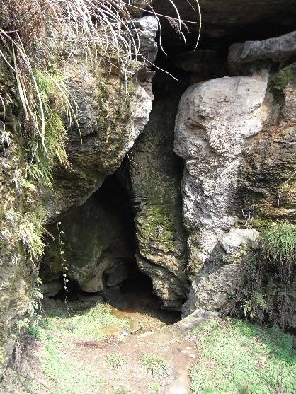 图5 洞窟入口向下的阶梯图4 "大涤洞"题刻洞口的上方横向题刻着"大涤