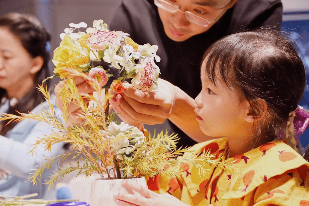活动招募丨【br亲子自然美学】田野间的亲子花环