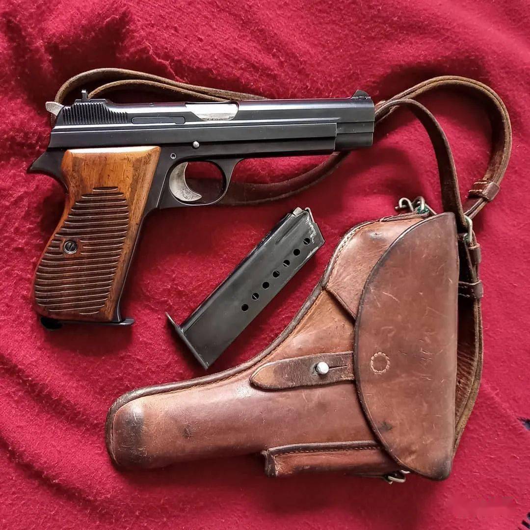 国外枪迷相册痴迷于收藏老物件的人一般是一种什么性格呢