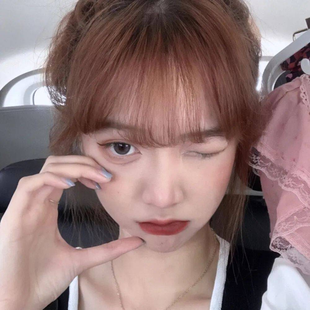 头像玩游戏真的会变年轻我昨天玩王者荣耀时大家都说我是小学生