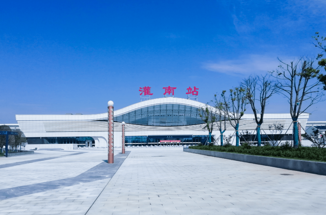灌南站连镇高铁灌云站位于江苏省灌云县,站场规模为2台4线,站房建筑