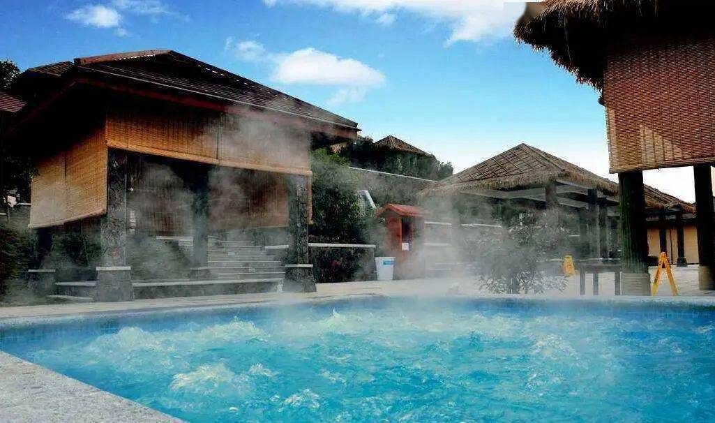 峙空山,登峰造极,一目千里,东望太湖晴岚,西览罗峰烟树,南赏蕲阳日照