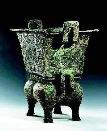 铜甗北白鹅墓地所处位置当在东都成周王畿的范围之内,故推测其很可能