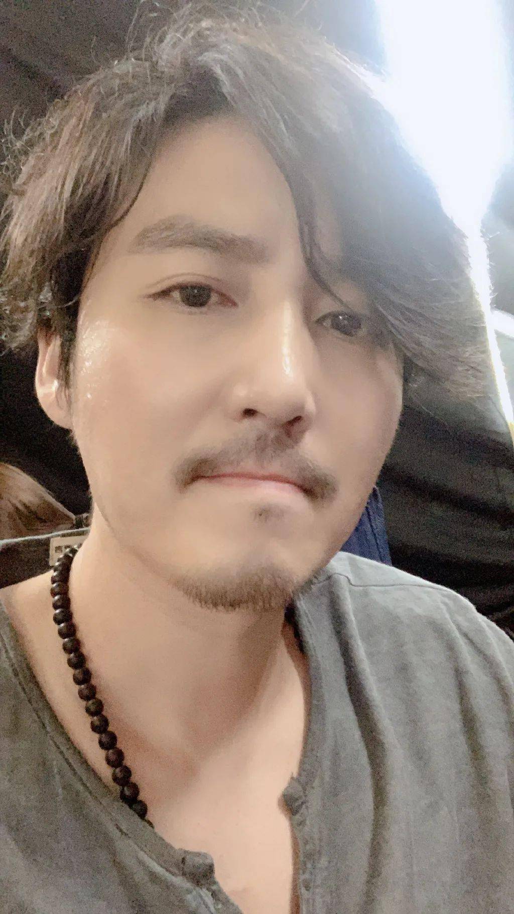 这位痞帅大叔……的串儿,也是真特么好看了!_王泷正