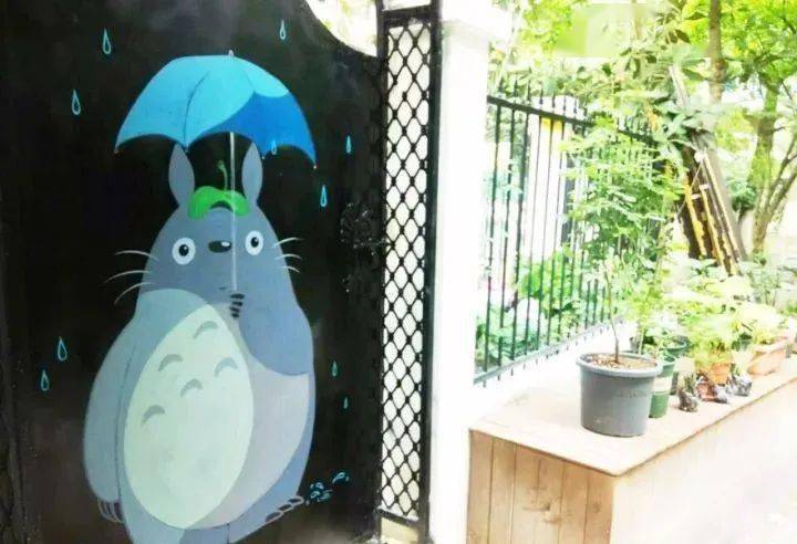 庭院栅栏简单实用让花园多了几分温情