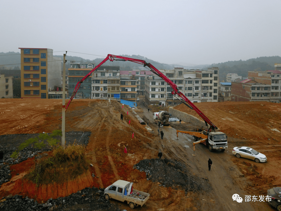 团山镇是邵东市打火机重要生产基地之一,由于生产企业以家庭式作坊和