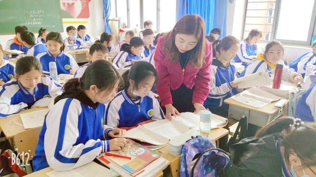 红烛先锋不言春作苦只为桃李更芬芳记荥阳二中最美教师宋永清