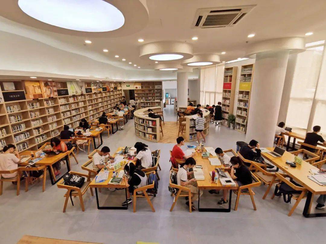 人民群众满意是我们最大的幸福记沈红梅和她的嘉兴市图书馆团队