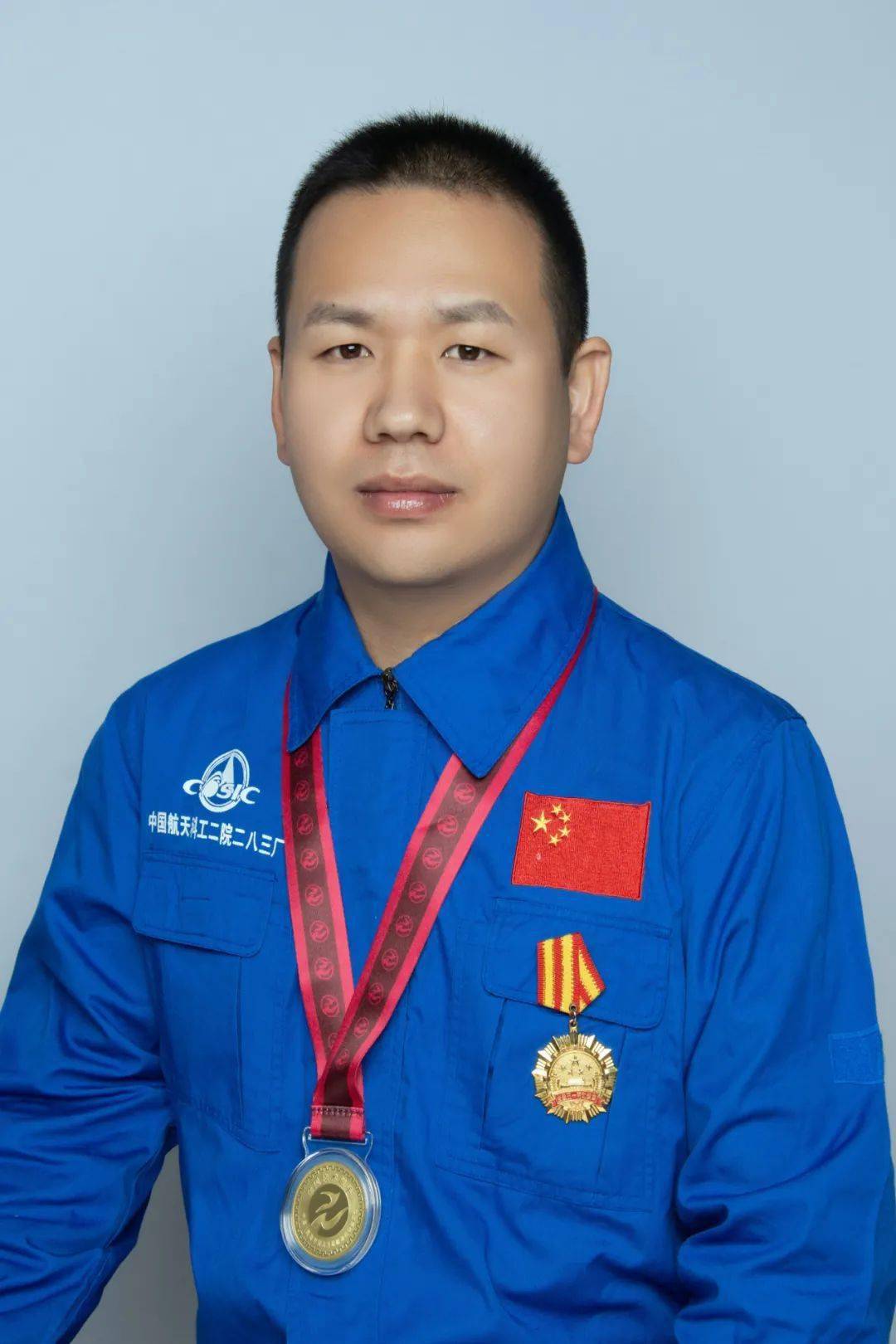 这两个作品都出自数控微雕能手常晓飞之手.
