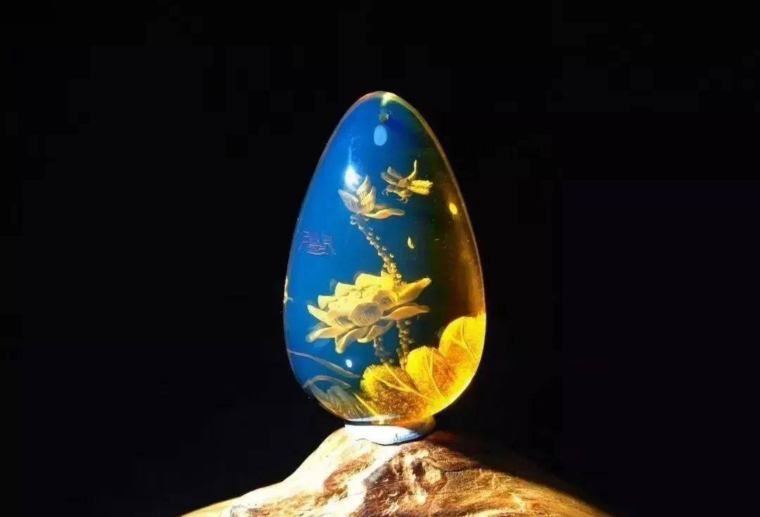 新鲜事,琥珀中竟发现一亿年前灭绝的蜘蛛,太震撼了!