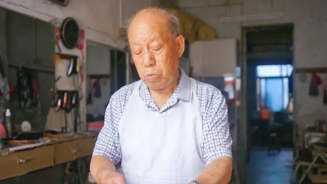 的老发廊》之《他们的时光》——————林金菊"小朋友们吃我的光饼