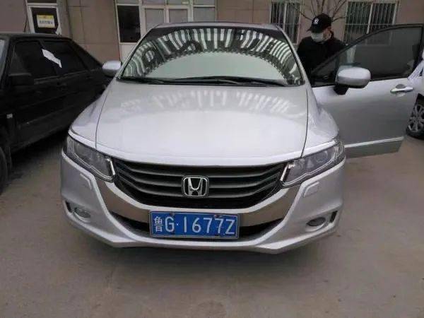 6,(破)鲁g1677z的本田奥德赛小型汽车起拍价:3000元,保证金:400元,增