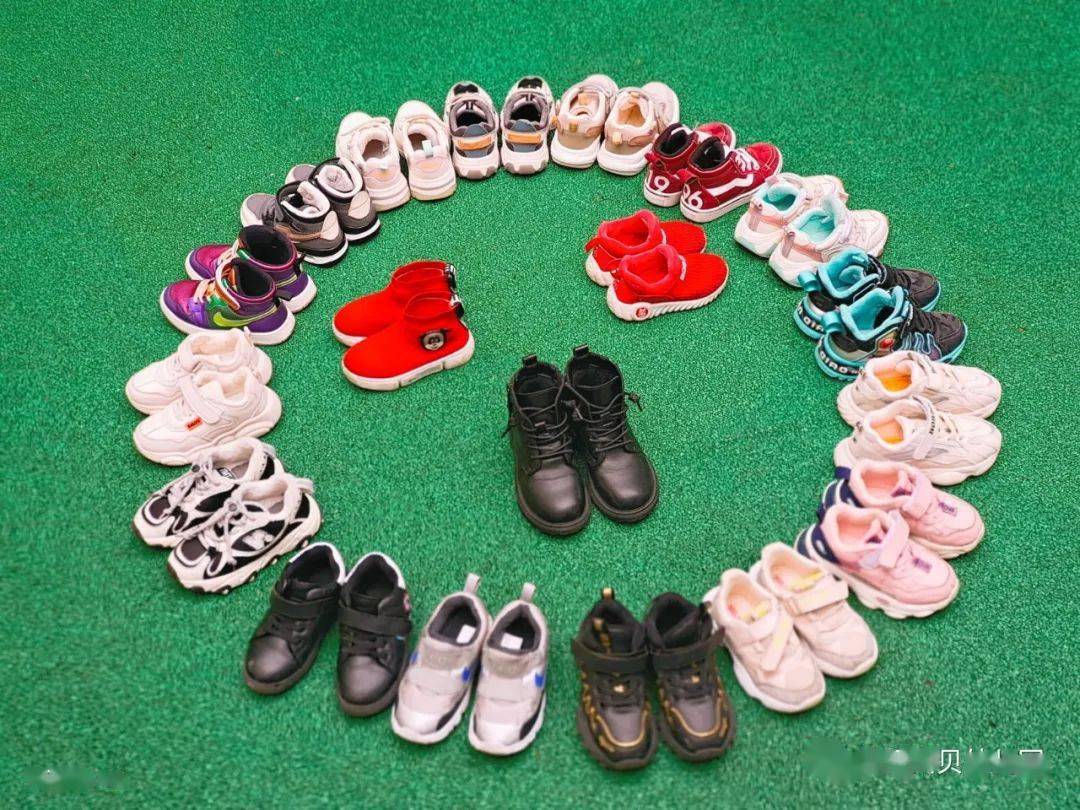 鞋子宝宝配配对穿鞋子游戏——锻炼幼儿手部小肌肉群,初步养成自己