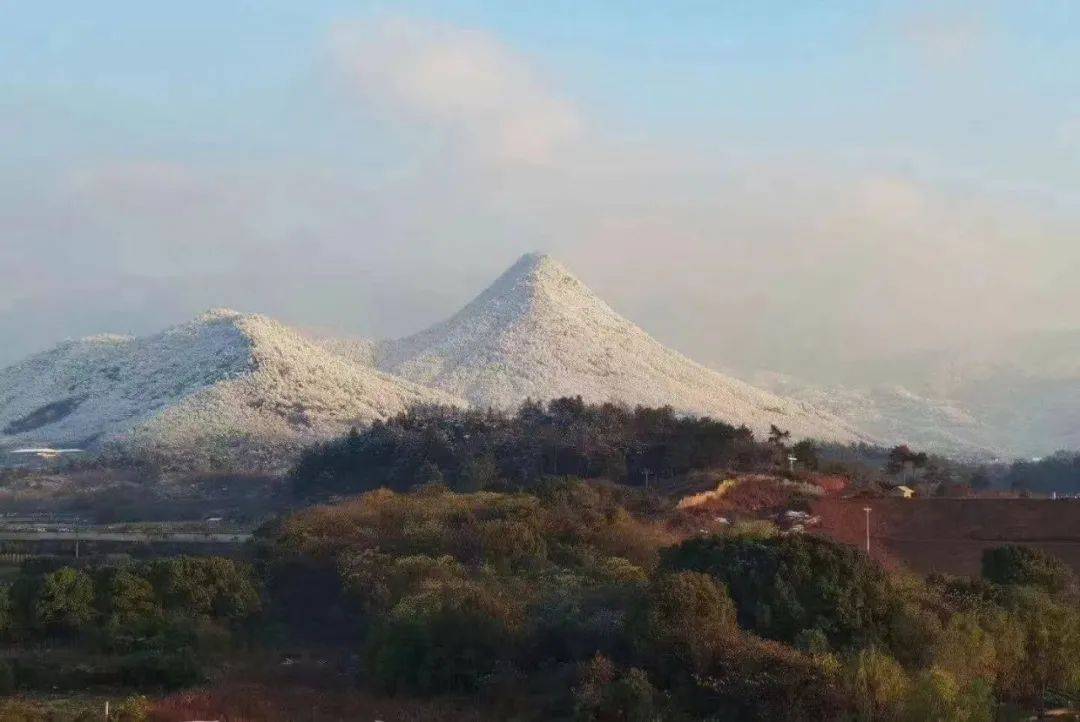 今天,金华又一座"雪山"c位出道!_尖峰山