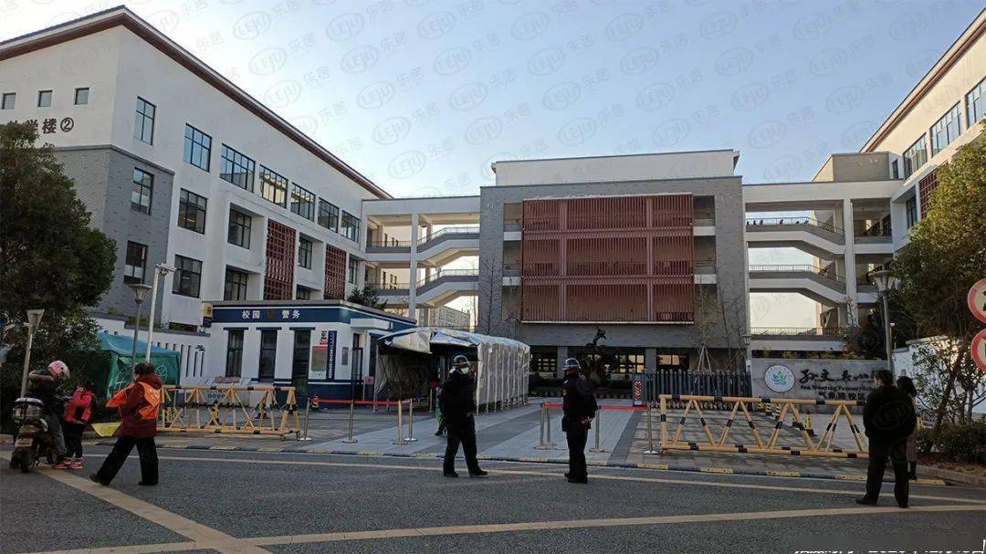 直击拍地鄞奉发力再掀热潮约25667元㎡建发力夺海曙启运路地段地块