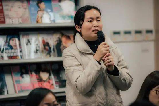 通济校区数学教师李双凤和洛阳市第二外国语学校英语教师江燕分别对