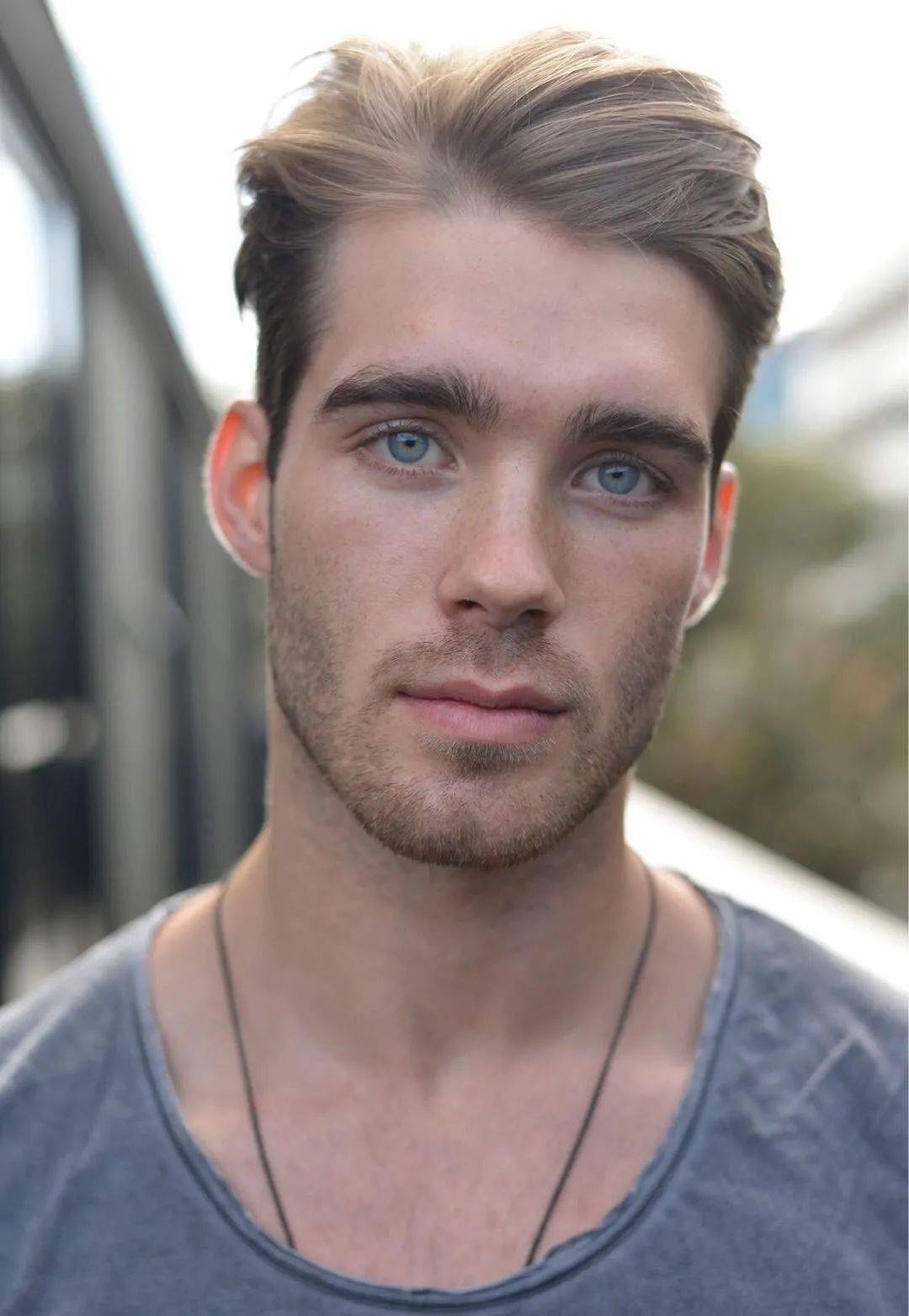 浓眉大眼的德国男模好喜欢他无辜可怜的眼神