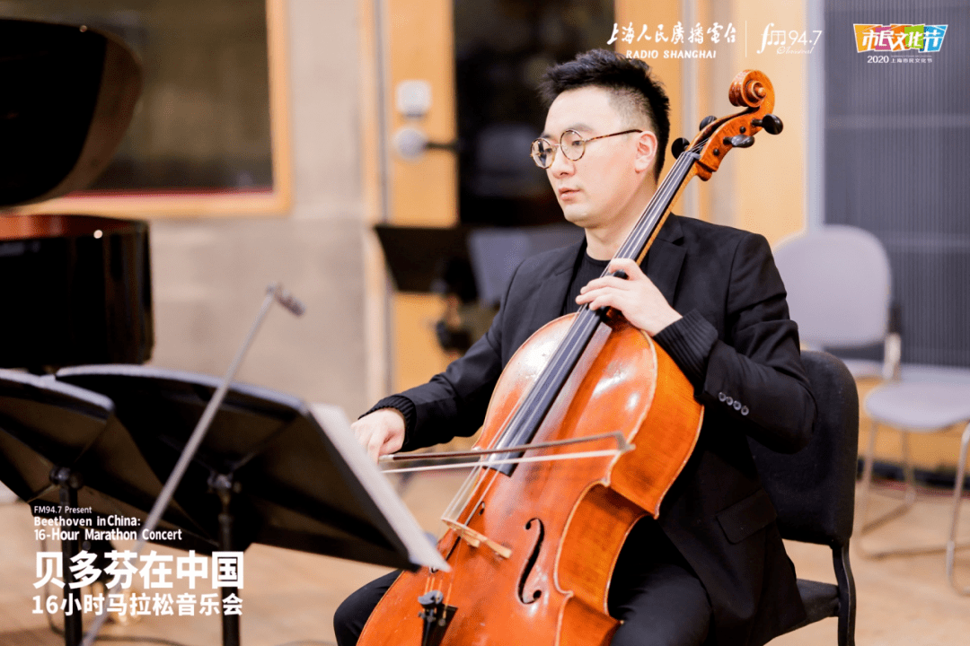 中提琴家孙扬,大提琴家陈小龙带来贝多芬的弦乐三重奏,弦乐四重奏作品