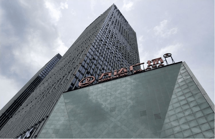 长沙开福万达广场拥有临江望麓的绝版自然风光,其业态包括大型商业