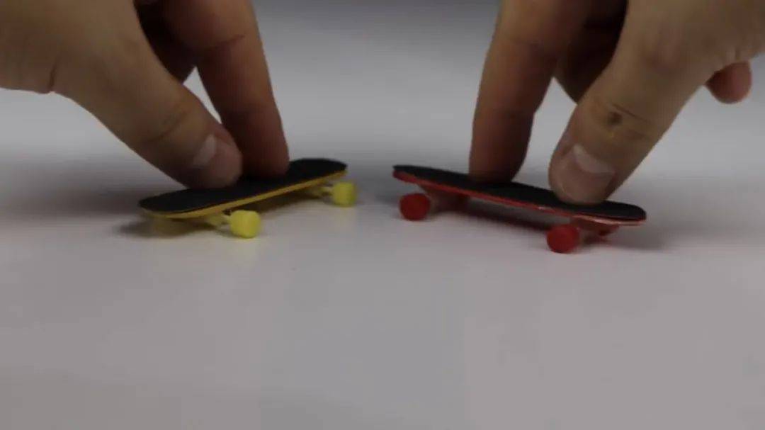 手指也能玩滑板?_牙签