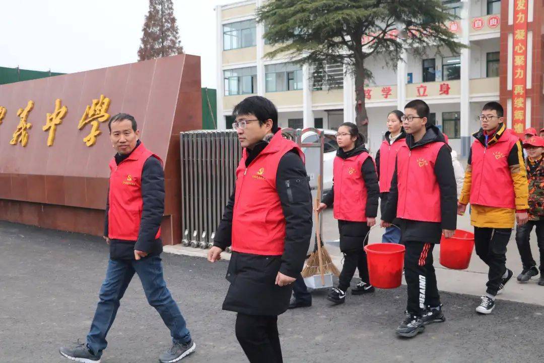 青春有你志愿行点亮文明美陶都记宜兴市丰义中学师生志愿者团队志愿