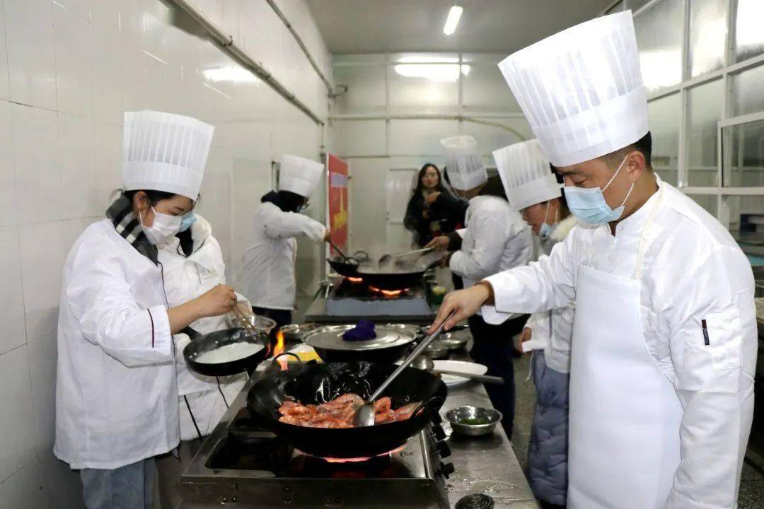 新闻丨弘扬饮食文化比拼烹饪技艺江苏省淮安中学举行教