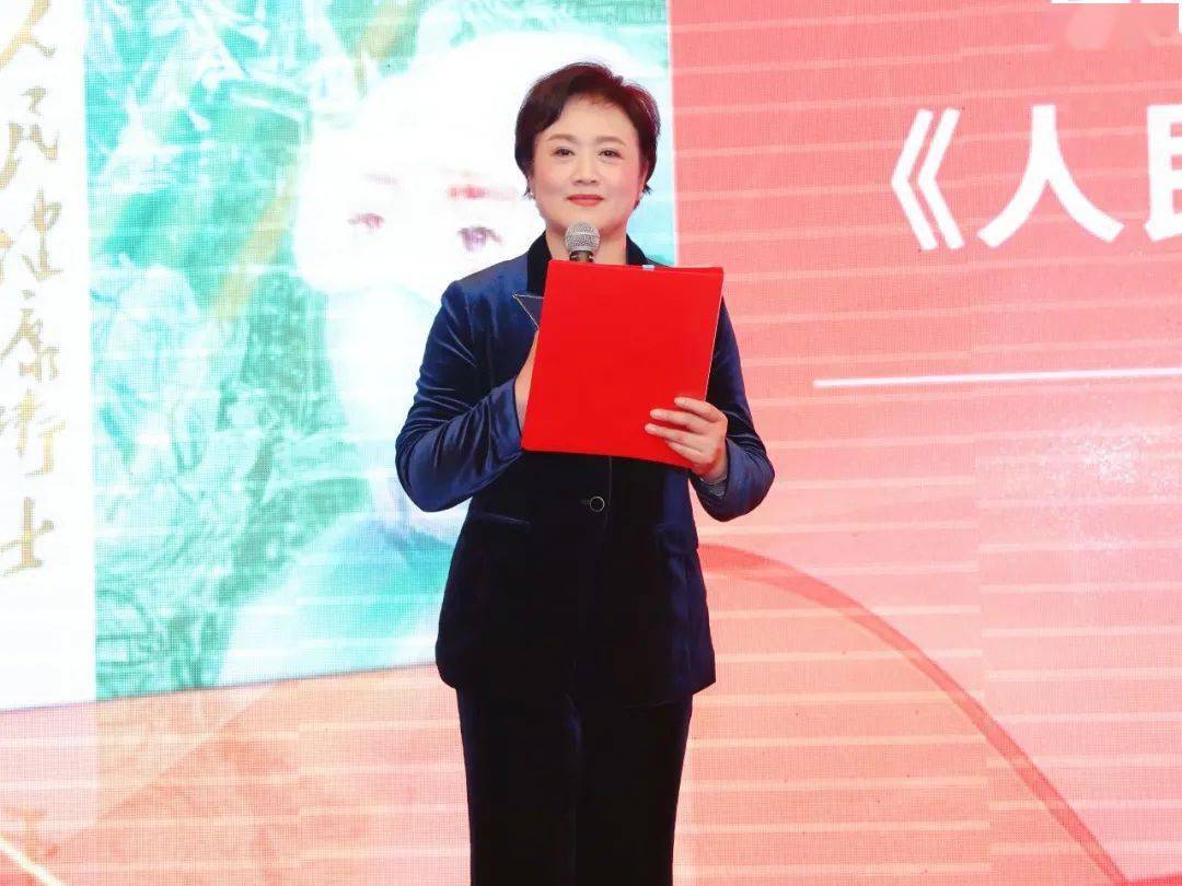 南京市诗词学会朗诵艺术部副主任,著名主持人周凡朗诵南京市诗词学会