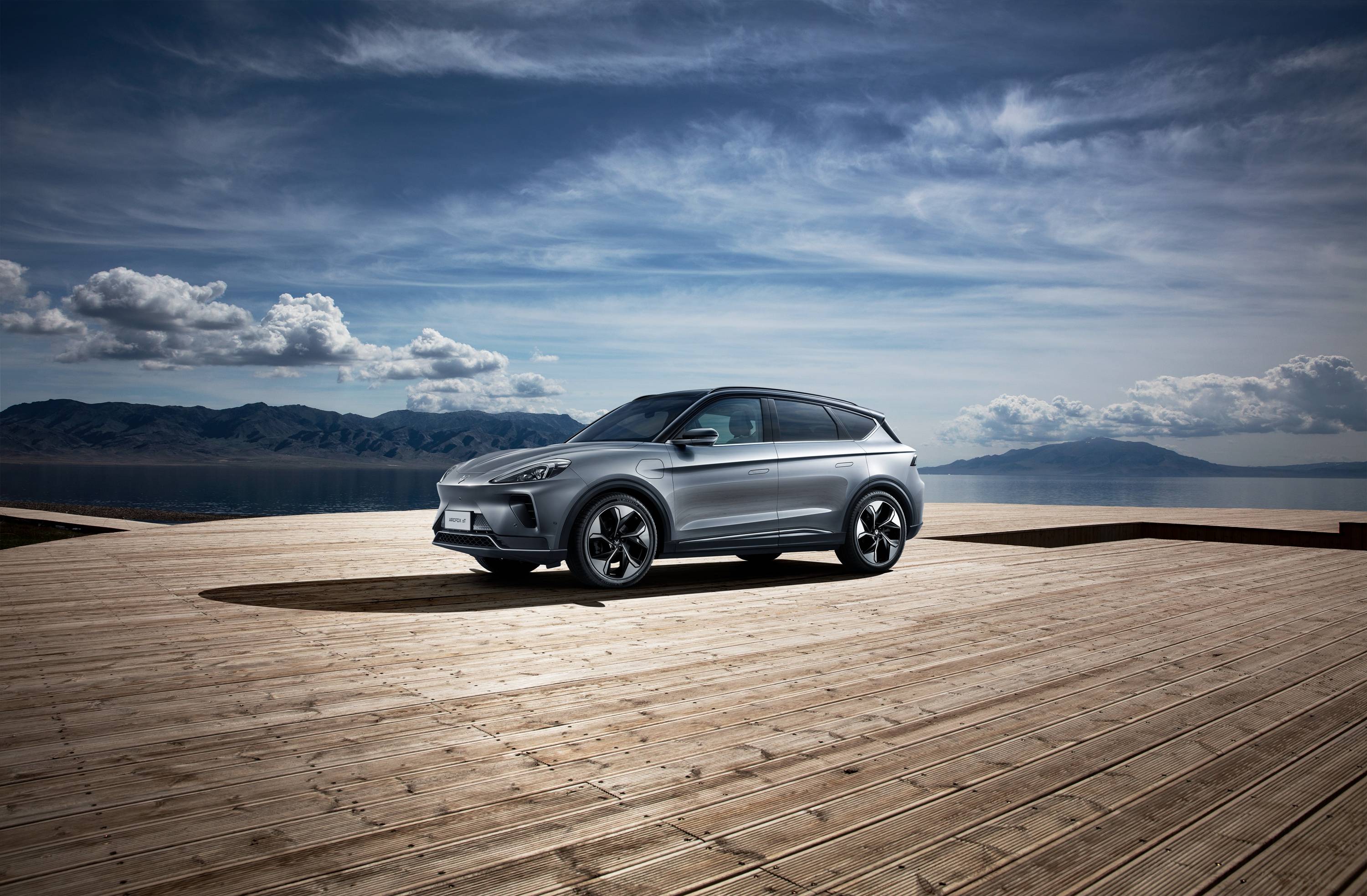 试驾极狐阿尔法t北汽新能源品牌向上之作