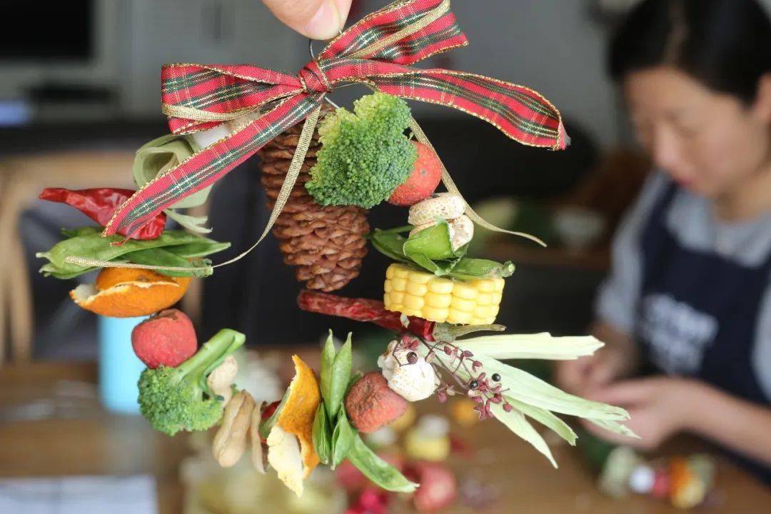 这份零废弃的圣诞花环教程送给你开启无负担的圣诞季