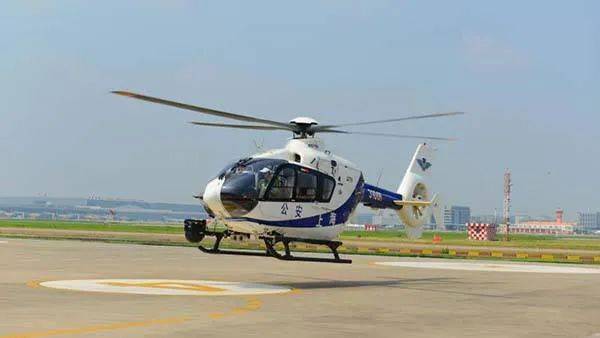 上海公安采取直升机巡查等措施应对冬至祭扫高峰