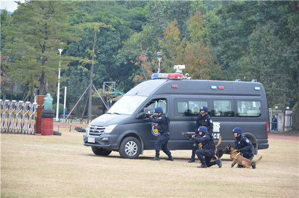 中山特警实战演练亮绝技,堪比动作大片_三支队