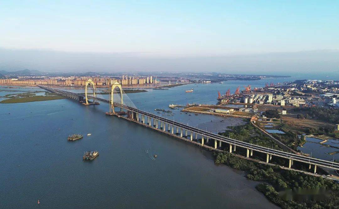 水東灣大橋通車後,將和已經通車的博賀灣大橋一起,銜接起廣東濱海旅遊